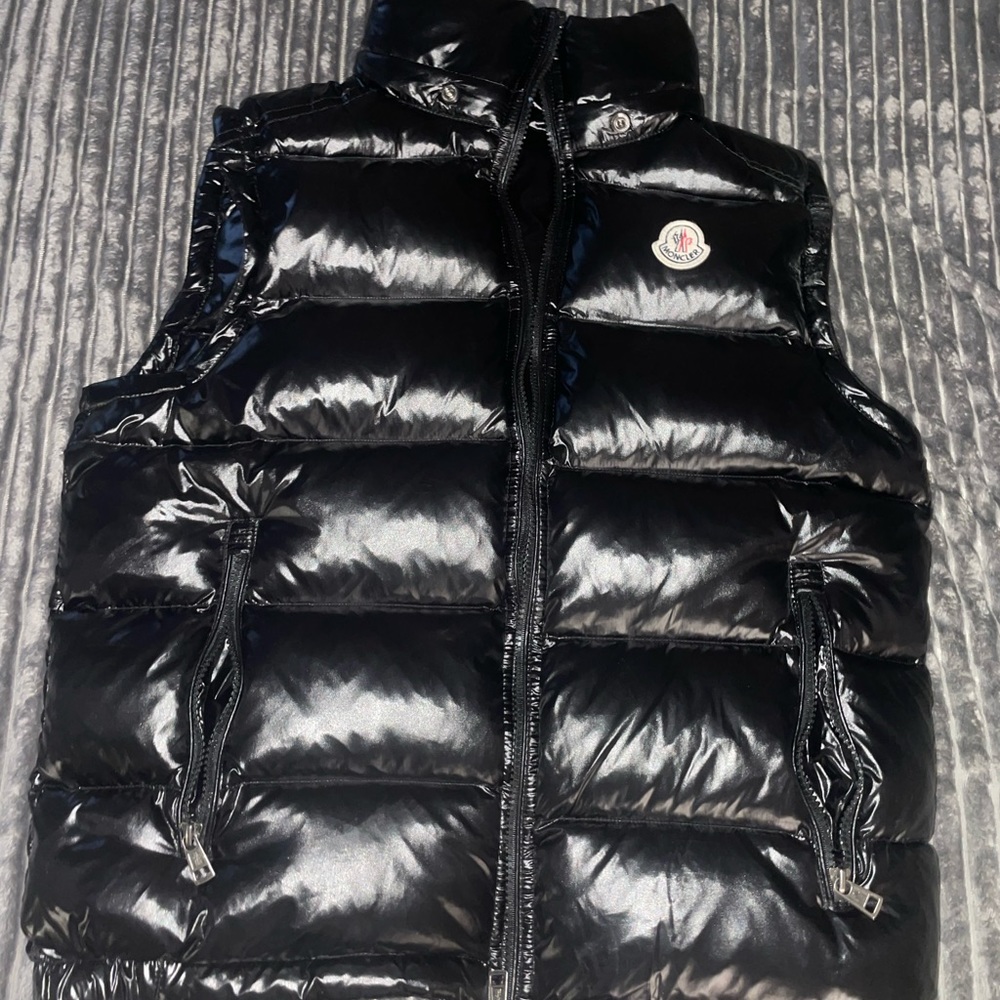 Puffer Moncler vest (No hoodie)